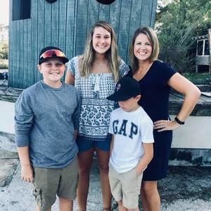 Meet your Posher, Dana